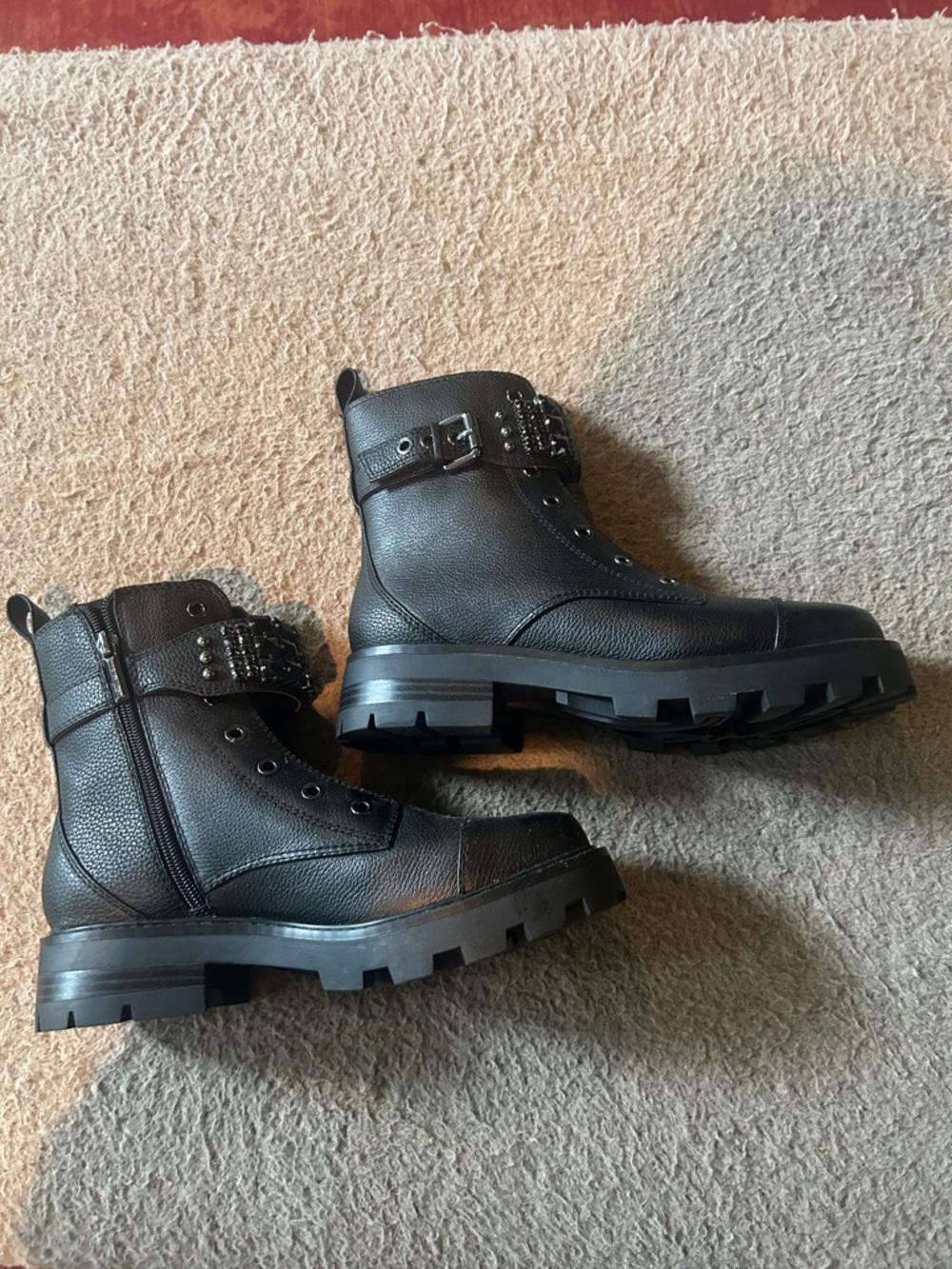 combat women’s boots size 8 brand new never worn, leather and man-made materials